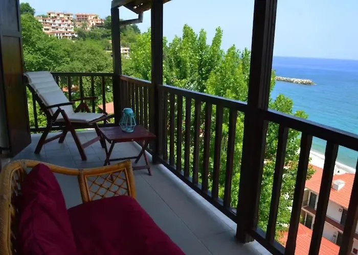 Olia & Myrto Apartments